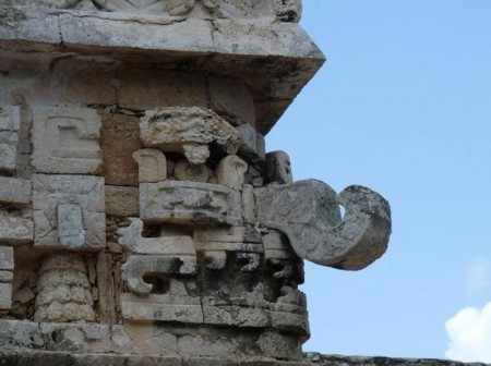 corner-sculpture-of-Chac-mexico