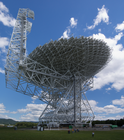 Телескоп Грин-Бэнк — один из радиотелескопов, используемых в проекте Мильнера. Фото: Geremia/wikipedia.org/ public domain