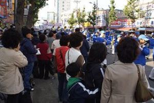 Корея: Парад в поддержку вышедших из рядов КПК состоялся в Бупион-гу