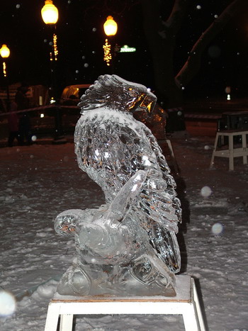 В США проходит 26 Международный конкурс по вырезке ледяных скульптур. Фото: Великая Эпоха