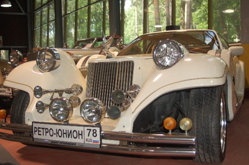 Фотообзор: В Зеленогорске открылся уникальный музей ретро автомобилей