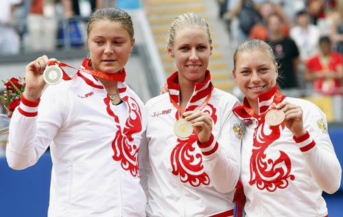 Весь пьедестал в теннисе взяла Россия. Фото: BEHROUZ MEHRI/AFP/Getty Images