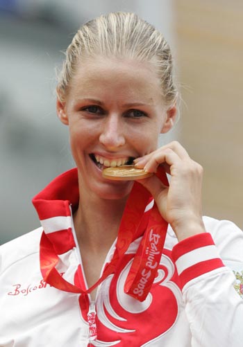 Елена Дементьева одержала победу - золото. Фото: BEHROUZ MEHRI/AFP/Getty Images