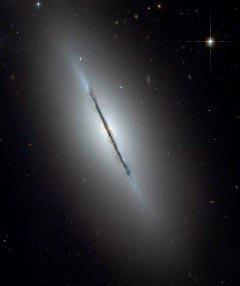 Толщина Млечного пути оказалась вдвое больше. Фото: NASA/ESA and STScI/AURA