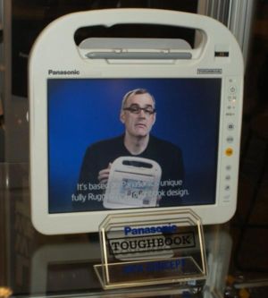 Panasonic показала прототип мобильного медицинского помощника
