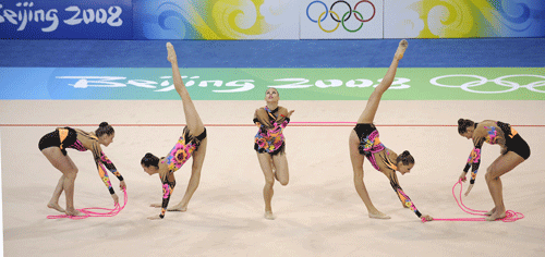 Фотообзор: У России второе олимпийское «золото» в художественной гимнастике