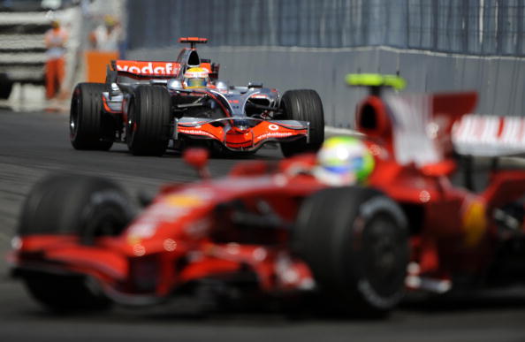 Фотообзор: Формула 1. Фелипе Масса победил в Валенсии