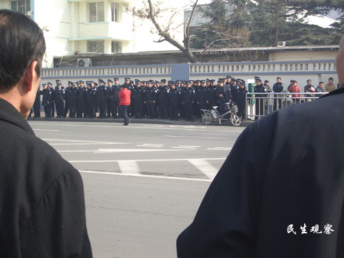 Около тысячи отставных военных вышли с обращением к властям в провинции Шаньдун