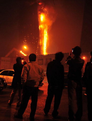 Фотообзор: В Пекине дотла сгорел олимпийский отель "Мэндарин Ориентал"