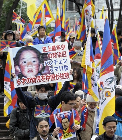 Акция в поддержку тибетцев прошла 14 марта 2009 в Японии. Фото: TOSHIFUMI KITAMURA/AFP/Getty Images