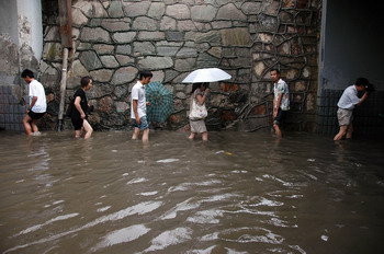 Наводнение в провинции Хуабэй. 30 июня 2009 год. Фото с epochtimes.com