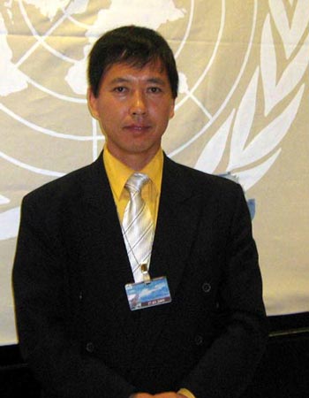 Последователь Фалуньгун Лю Хунчан разоблачает преследование со стороны КПК, рассказывая о своем личном опыте участникам Совета ООН по правам человека. Фото с сайта minghui.ca
