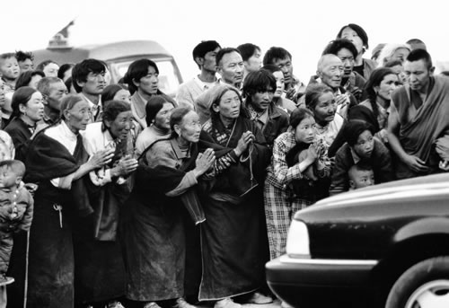 Приехал живой Будда. Провинция Ганьсу. 2000 год. Фото: Bai Liguo