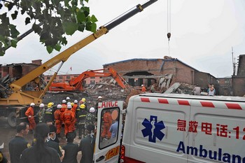 В городе Шицзячжуан обрушилось здание завода. Фото с epochtimes.com