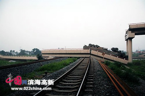 Очередной мост рухнул в Китае. 6 человек погибли