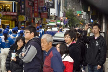Граждане Тайваня поддерживают 50 миллионов человек, вышедших из компартии Китая