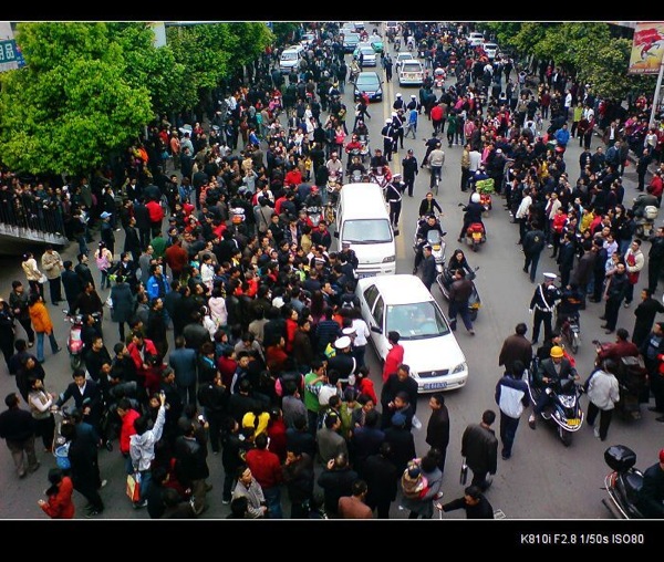 В Сычуани произошел массовый протест против насилия городских контролеров