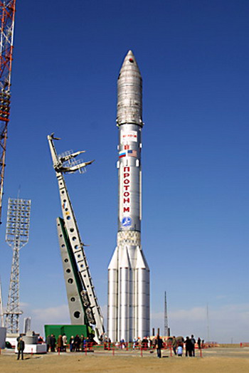 «Протон-М» 11.10.2004г. РКН установлена на ПУ. Фото с federalspace.ru 