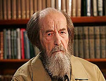 Александр Исаевич Солженицын (11.12.1918г. — 03.08.2008г.). Фото с ugreshlib.ru