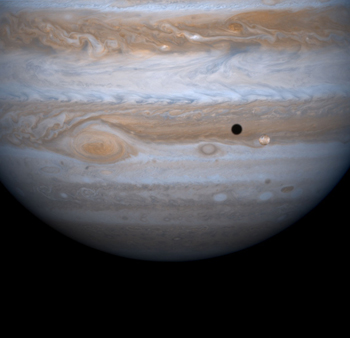 Юпитер поглощает небесные тела