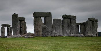 Памятник Стоунхендж является местом захоронения первых обитателей Англии, живших в 3030-2880 гг до н.э. Фото: Matt Cardy/Getty Images