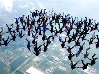 Скайдайверы поставили мировой рекорд в небе над Иллинойсом