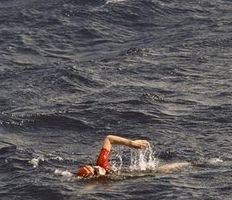 Дженнифер Фиге стала первой в мире женщиной, сумевшей переплыть Атлантический океан. Фото с annews.ru