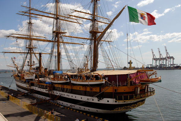 Военный итальянский парусник Amerigo Vespucci прибыл в Одессу. Фото: Владимир Бородин/Великая Эпоха