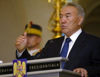 Пресс-конференция по  правам человека в  Алматы: чиновники утверждают, что в Китае еще хуже