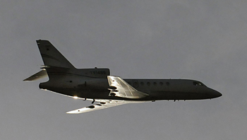 Самолет, с президентом Гондураса на борту, не получил разрешения на посадку