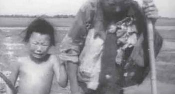 Среди тех, кто пострадал от «Большого скачка» и последующего за ним голода, были и дети. Фото: NTDTV        