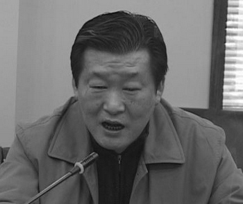 Партийный коррупционер Чжоу Цзюкэн курил исключительно нанкинские сигареты по цене 1500 юаней за штуку. Фото с focus.cn