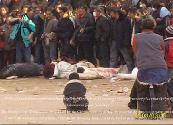 Тибетцы, убитые солдатами китайской компартии во время акций протеста 14 марта 2008 года. Фото с epochtimes.com
