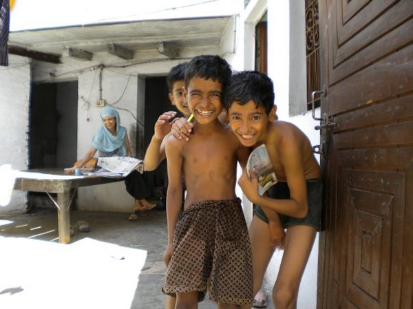Индийские дети в городе Варанаси. Фото: Наталья ОРЬЕН /Великая Эпоха (The Epoch Times, Франция)