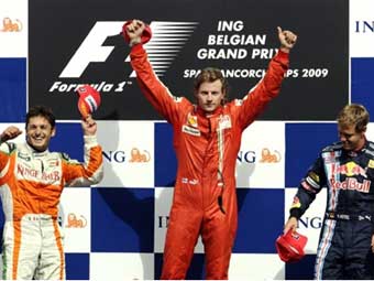 Ferrari впервые в году выиграла гонку "Формулы-1"