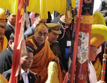Далай-лама прибыл в монастырь Таванг. Фото: DIPTENDU DUTTA/AFP/Getty Images