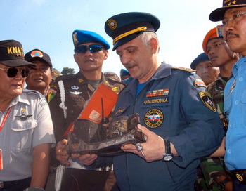 В Индонезии нашли второй «чёрный ящик» SuperJet-100