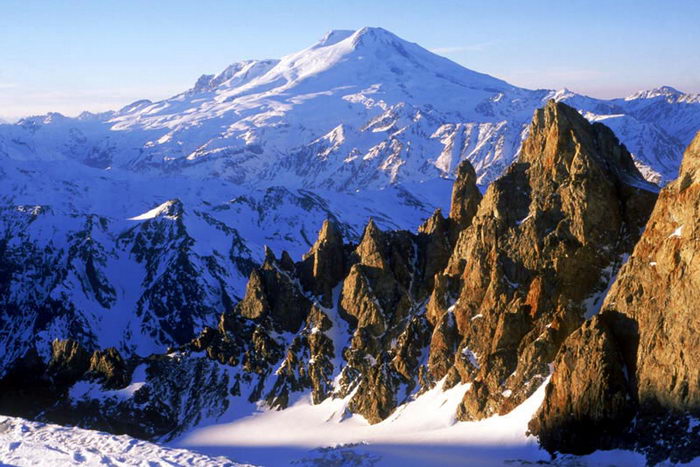 На Эльбрусе спасен альпинист, сорвавшийся с горы сегодня утром