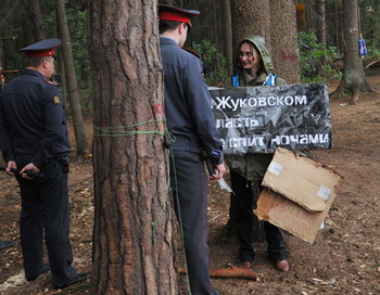 Защитники Цаговского леса после разгона лагеря взяли тайм-аут на обдумывание новой тактики