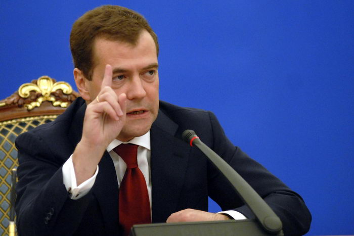 Дмитрий Медведев обсудил в Новгородской области перспективы тепличных хозяйств