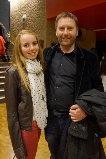 Грэм Дэвис и его дочь Чарли посетили первое выступление Shen Yun Performing Arts на Барбикан в Лондоне, вторник, 5 марта. Фото с сайта theepochtimes.com