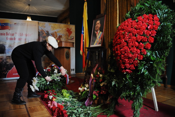 В Северной Осетии альпинисты предложили назвать в честь умершего президента Венесуэлы Уго Чавеса. Фото: NATALIA KOLESNIKOVA/AFP/GettyImages