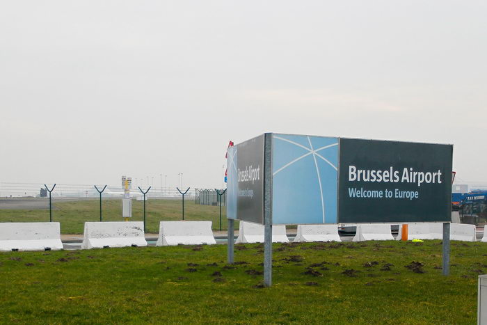 В аэропорту Брюсселя вооружённые преступники похитили контейнер с алмазами и золотом
