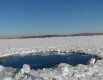 Водолазы не нашли обломков метеорита в Челябинском озере