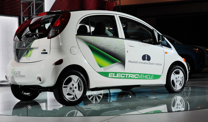 Саммит в Петербурге обслуживают электромобили Mitsubishi i-MiEV