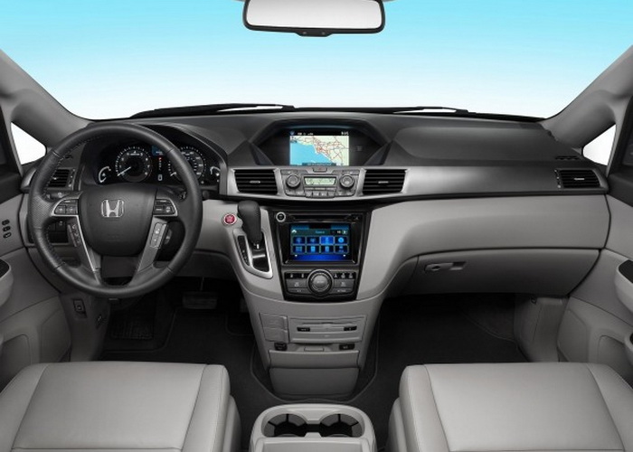 Honda Odyssey Touring 2014 проедет везде, в любых условиях