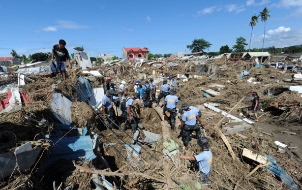 На Филиппинах число погибших возросло до 725 человек