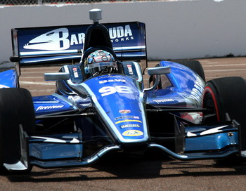 Алекс Таглиани, пилот болида № 98 BHA Dallara, получит в своё распоряжение новый двигатель Honda до конца сезона IndyCar 2012 года. Фото: Джеймс Фиш/Великая Эпоха (The Epoch Times)