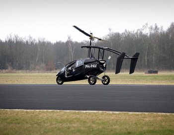 Голландская компания PAL-V представила летающий автомобиль