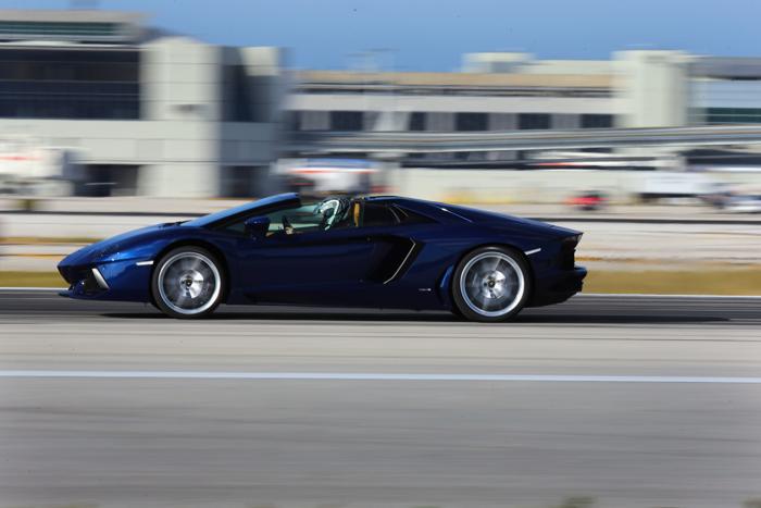 Lamborghini Roadster дебютировал в аэропорту Майями